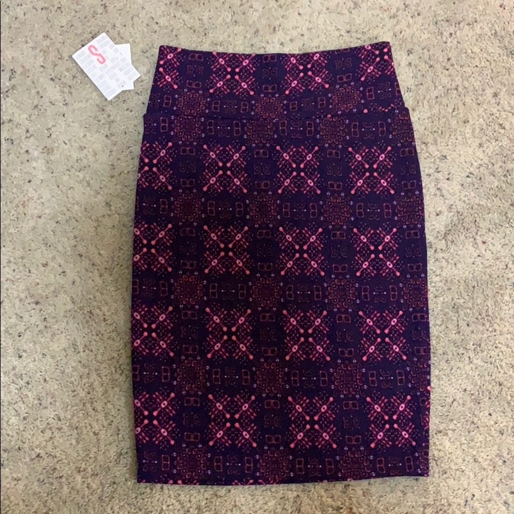 NWT Small LulaRoe Cassie Skirt, purple and pink